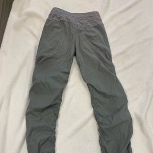 Size 8 IVIVVA pants, euc, no piling, grey